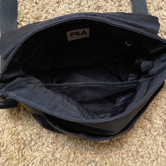 Fila Sport crossbody - Picture 3 of 5